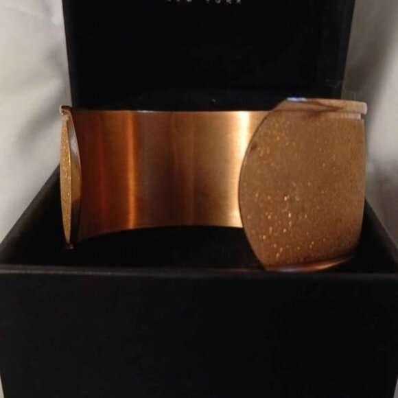 Cuff bracelet by Phillip Gavriel - Picture 6 of 6